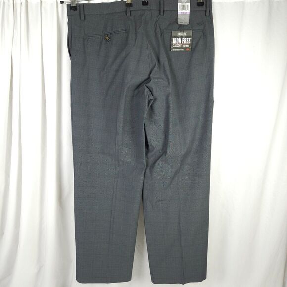 NWT Dockers Mens 38x30 Gray Classic Fit Flat Front No Iron Chino Khaki Pants - Picture 2 of 8